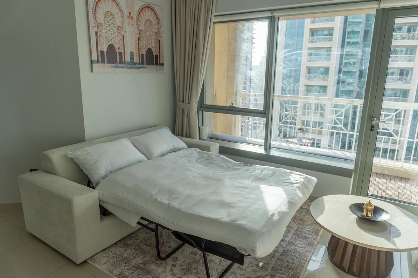 Downtown Oasis, Burj Khalifa Views, Luxury Amenities Apartment Dubai Bilik gambar